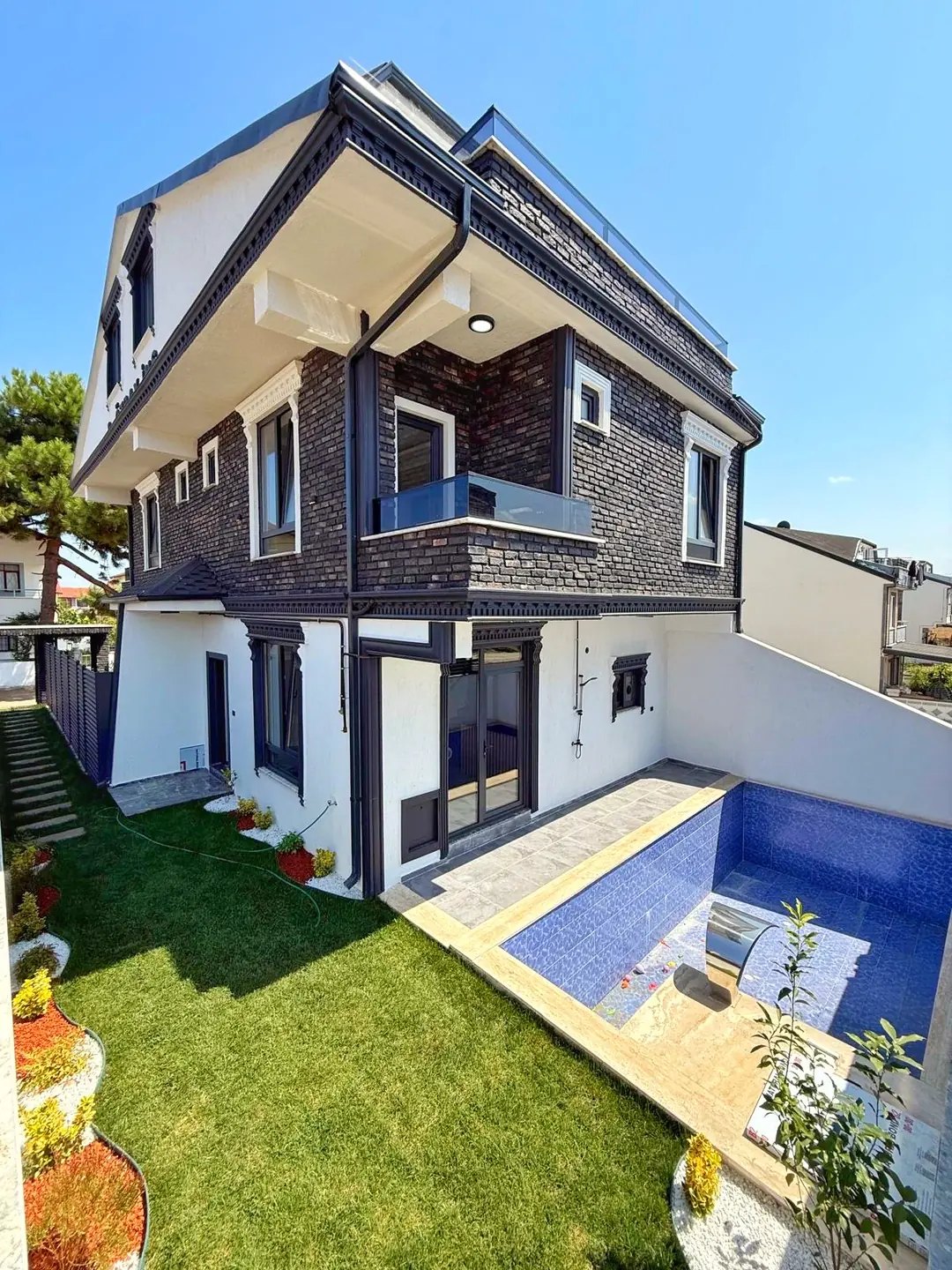 ÇİFT EBEVEYN BANYOLU, HAVUZLU, KOMPLE GRANİT ZEMİN, YERDEN ISITMA 3+1 TRİPLEKS VİLLA! KOCAALİ ALANDERE MH — Satılık Villa, Kocaali