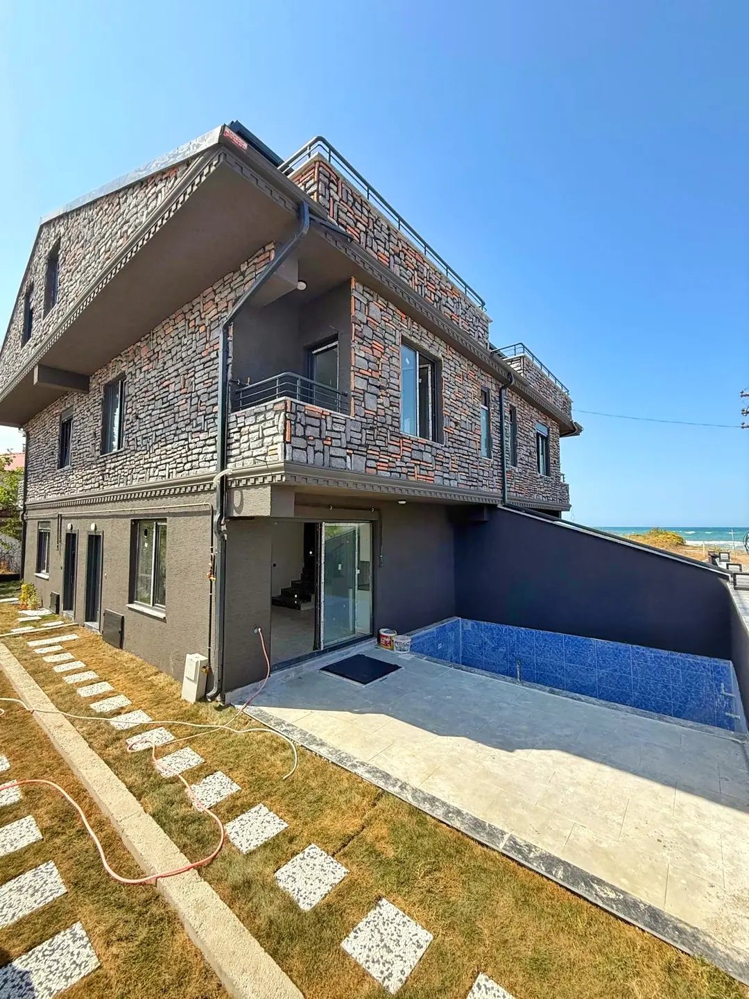 DENİZE 2.PARSEL, HAVUZLU, ÖN CEPHE, KAPANMAZ DENİZ MANZARALI, TAŞ KONSEPT 3+1 TRİPLEKS VİLLA! KOCAALİ ALANDERE MH — Satılık Villa, Kocaali