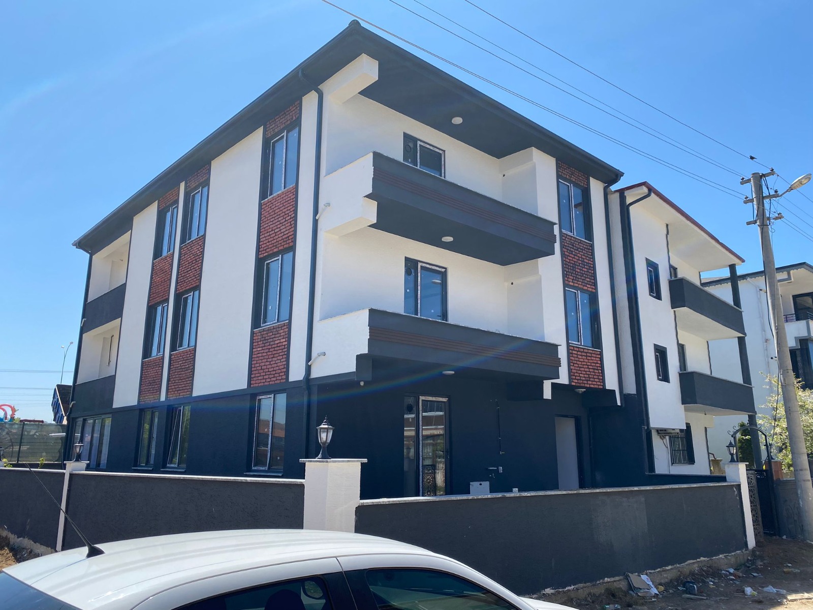 SAHİLE YAKIN GENİŞ 2+1 MASRAFSIZ DAİRE