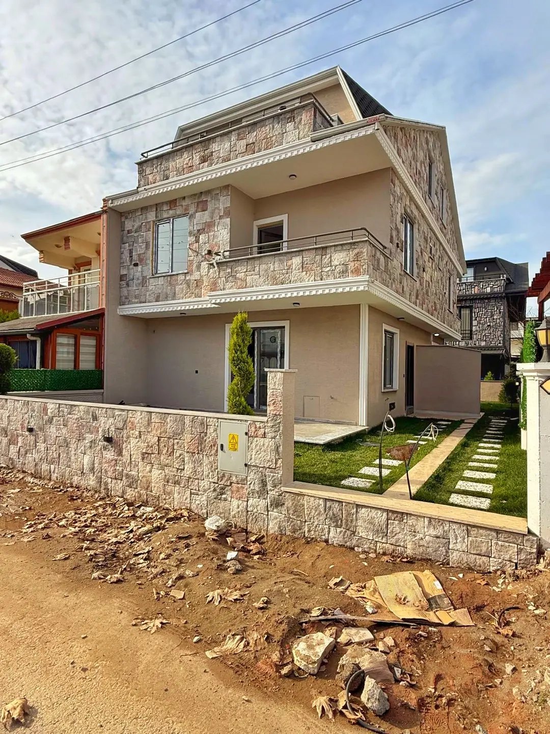 MERKEZ PLAJ, ÖN CEPHE, DENİZE 2.SIRA KAPANMAZ MANZARALI 3+1 TRİPLEKS VİLLA! KOCAALİ YAYLA MH — Satılık Villa, Kocaali