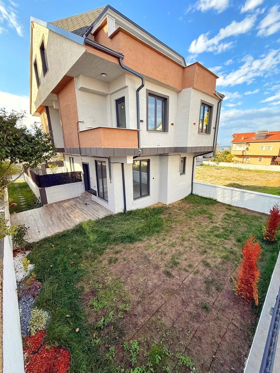 MERKEZ PLAJ, ULTRA GENİŞ BAHÇE, TERAS DENİZ MANZARALI, PLAJA 85METRE 3+1 TRİPLEKS VİLLA! KOCAALİ YAYLA MH — Satılık Villa, Kocaali
