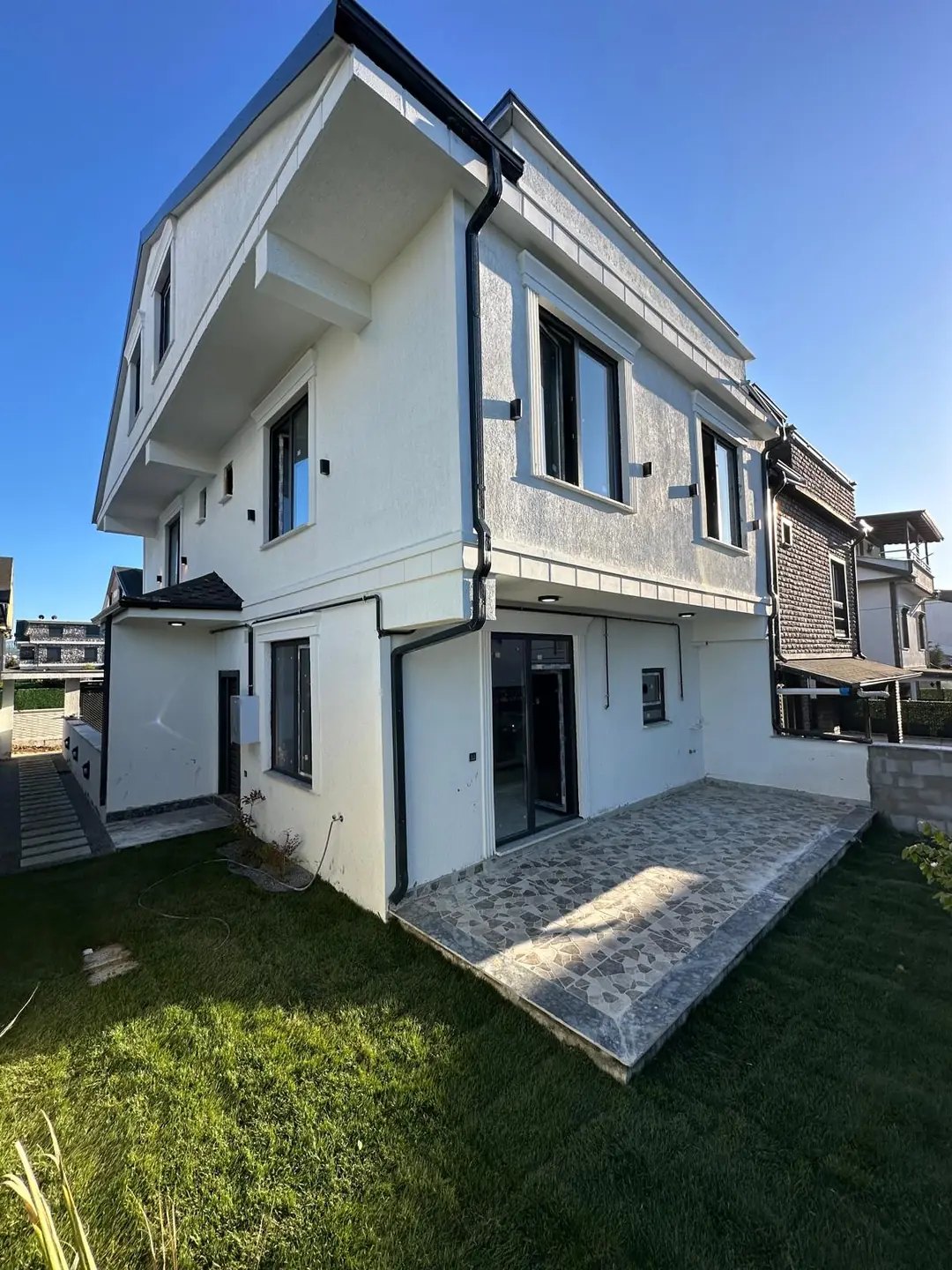 MÜSTAKİL/GİRİŞ-BAHÇE, ARKA CEPHE, EBEVEYN BANYOLU 3+1 TRİPLEKS VİLLA! KOCAALİ YALI MH — Satılık Villa, Kocaali