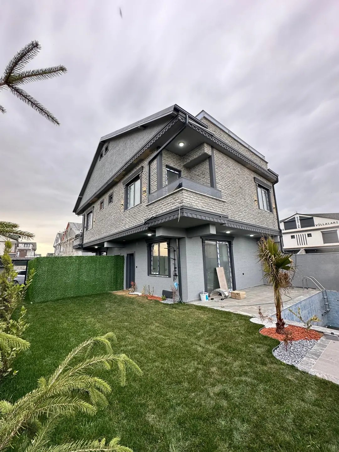 ÖN-ARKA CEPHE SEÇENEKLİ, ULTRA GENİŞ BAHÇE, HAVUZLU, EBEVEYN BANYOLU, 4+1 TRİPLEKS VİLLA! KOCAALİ ALANDERE MH — Satılık Villa, Kocaali