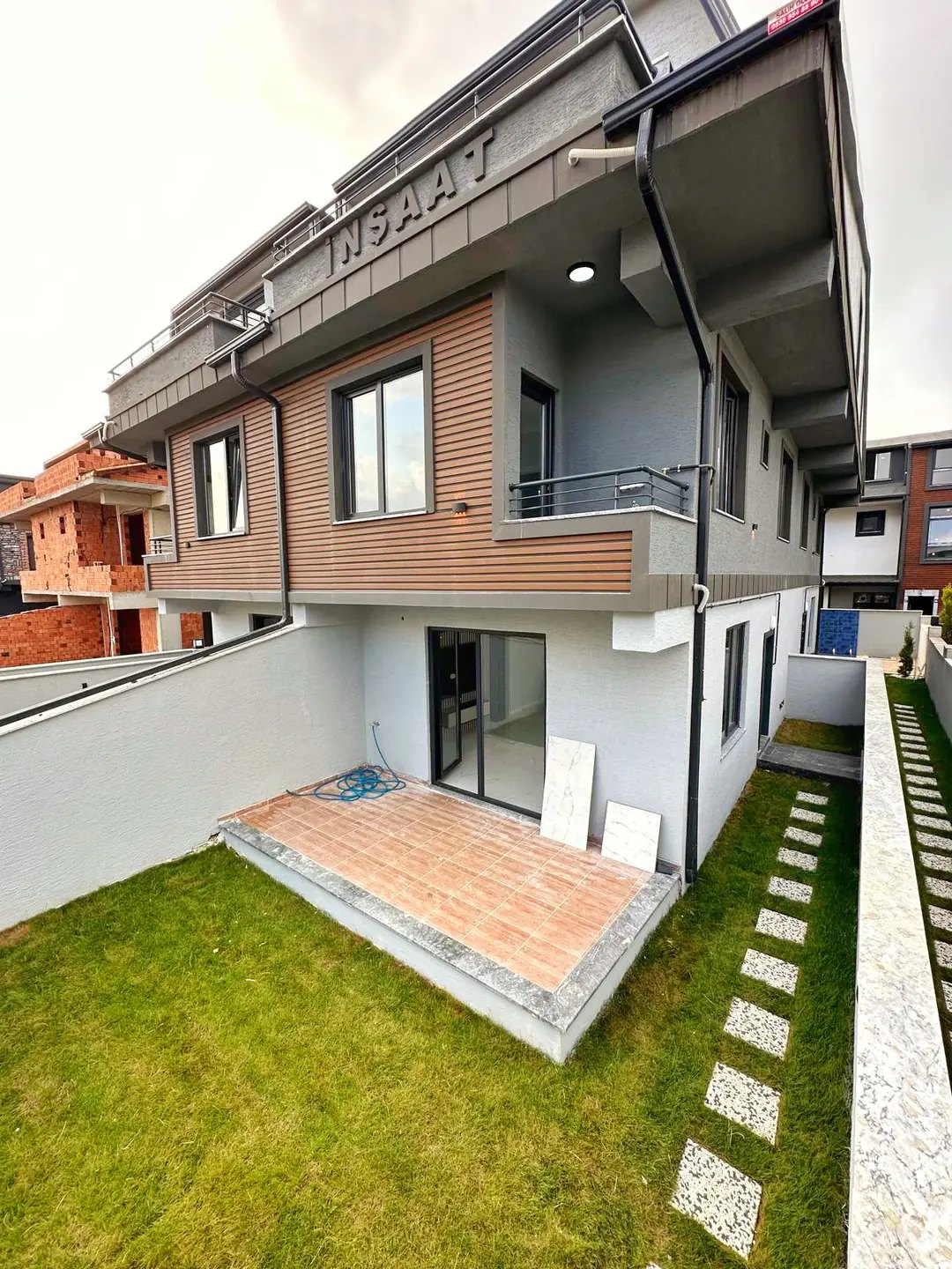 ÖN CEPHE, MÜSTAKİL GİRİŞ, MÜSTAKİL BAHÇE, KOMBİ-PETEK 4+1 TRİPLEKS VİLLA! KOCAALİ ALANDERE MH — Satılık Villa, Kocaali