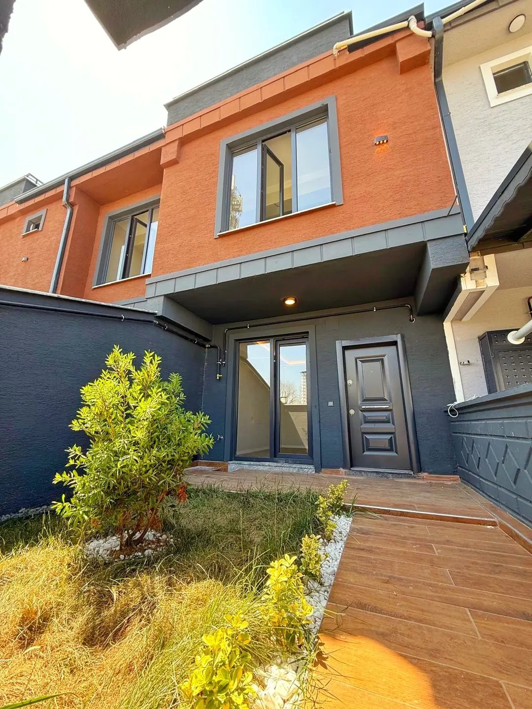 PLAJA 300METRE, YERDEN ISITMA, GENİŞ BİNA ALANLI, ÇİFT BAHÇE 4+1 TRİPLEKS VİLLA! KOCAALİ ALANDERE MH — Satılık Villa, Kocaali