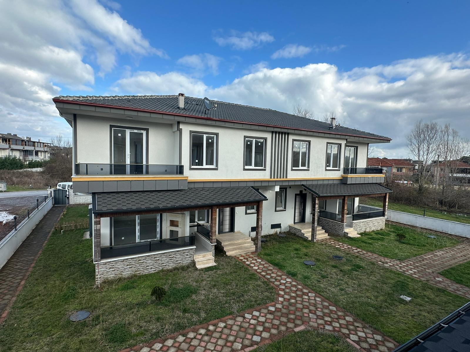 KARASU'DA LÜKS 3+1 DUBLEKS HAVUZLU /HAVUZSUZ / VERANDALI / BAHÇELİ — Satılık Villa