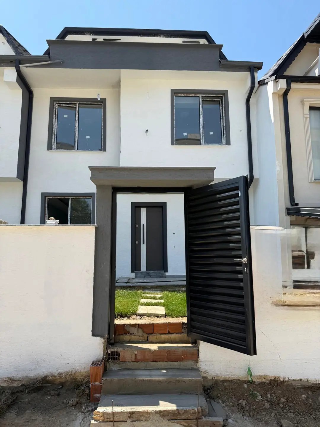 YOLA CEPHE, OKUL YANI, MÜSTAKİL GİRİŞ-BAHÇE, EBEVEYN BANYO, MERKEZ PLAJ 3+1 TRİPLEKS ! KOCAALİ YALI MH — Satılık Villa, Kocaali